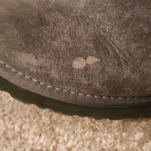 Ugg "Bailey" Button II Gray Short Suede Sheepskin Boots w/ Shearling Size 9 - Picture 3 of 13